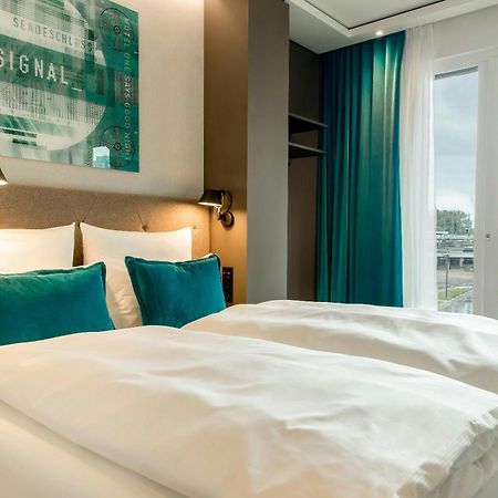 Motel One Koeln-Messe Exteriör bild