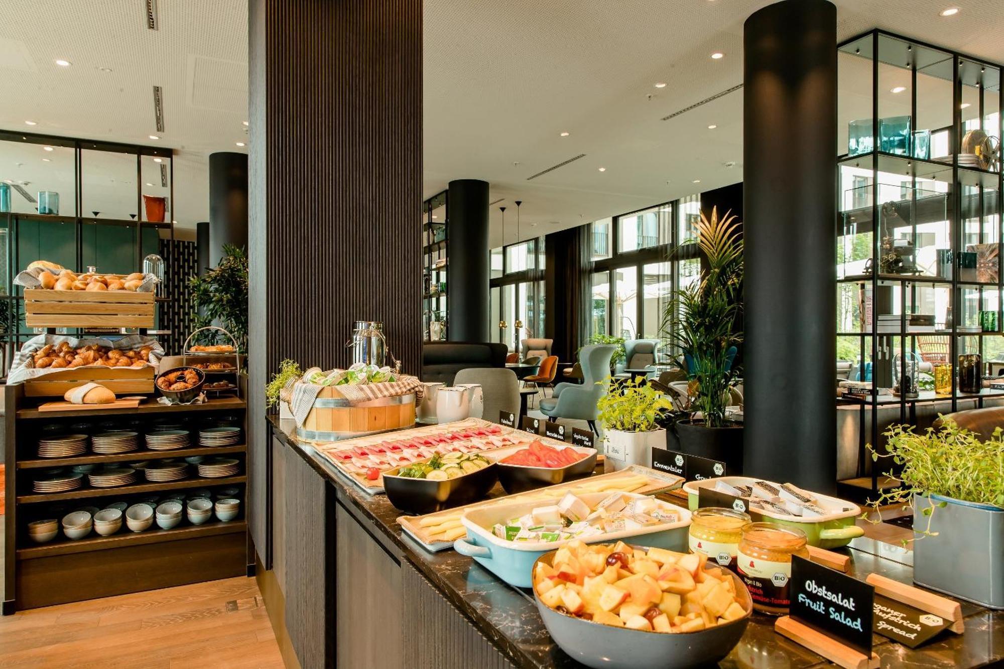 Motel One Koeln-Messe Exteriör bild